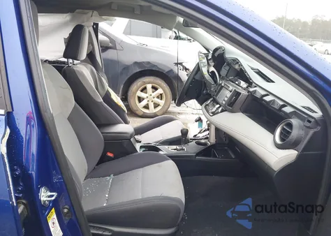 2015 Toyota Rav4 Xle z USA, uszkodzony, nr VIN 2T3RFREV7FW305207